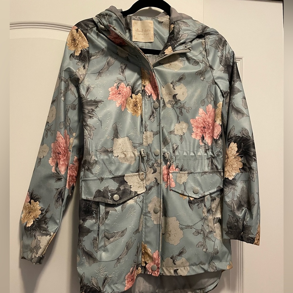 NWOT beautiful rain jacket!